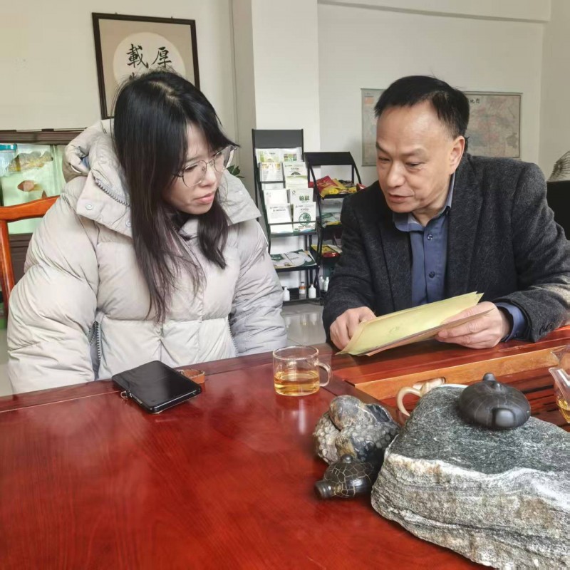 Mr. Cao da Zhejiang ha visitato Baosheng Feed Factory per un tour di ispezione